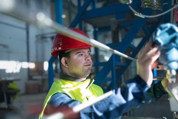 How to Integrate an Electric Fireplace into a Cozy Reading Room Without a Chimney?