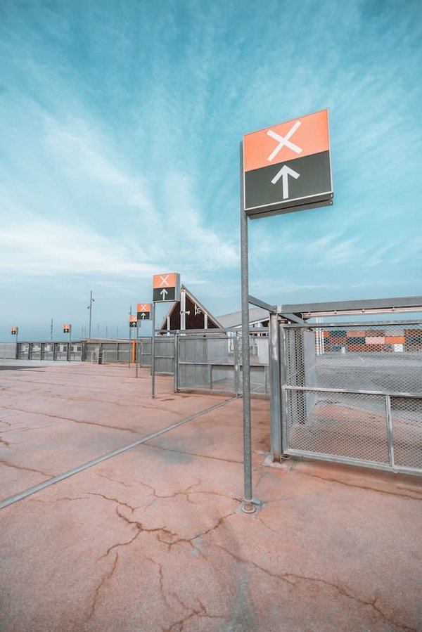 What Are the Best Smartphone Gloves for a Tech-Oriented Professional in Cold Weather?